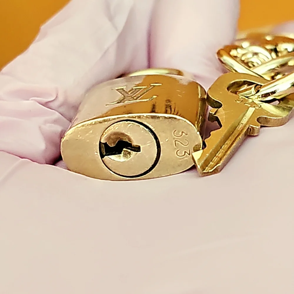 Louis Vuitton Gold Key with Lock - Picture 3 of 8